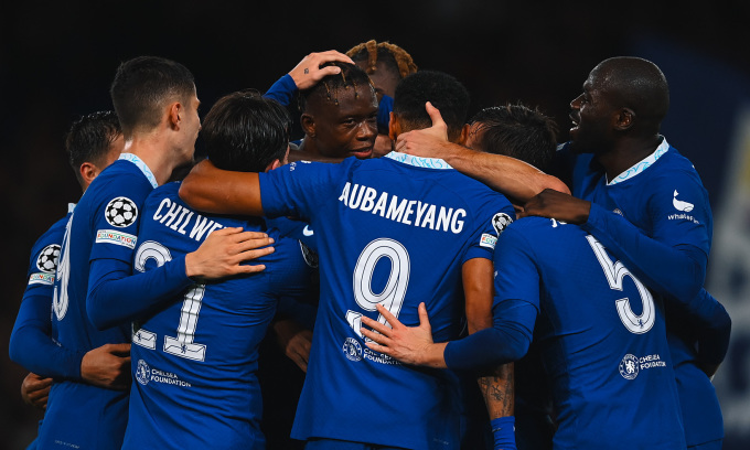 chelsea-sap-co-duoc-chu-ky-cua-tien-ve-19-tuoi-tu-dinamo-moscow