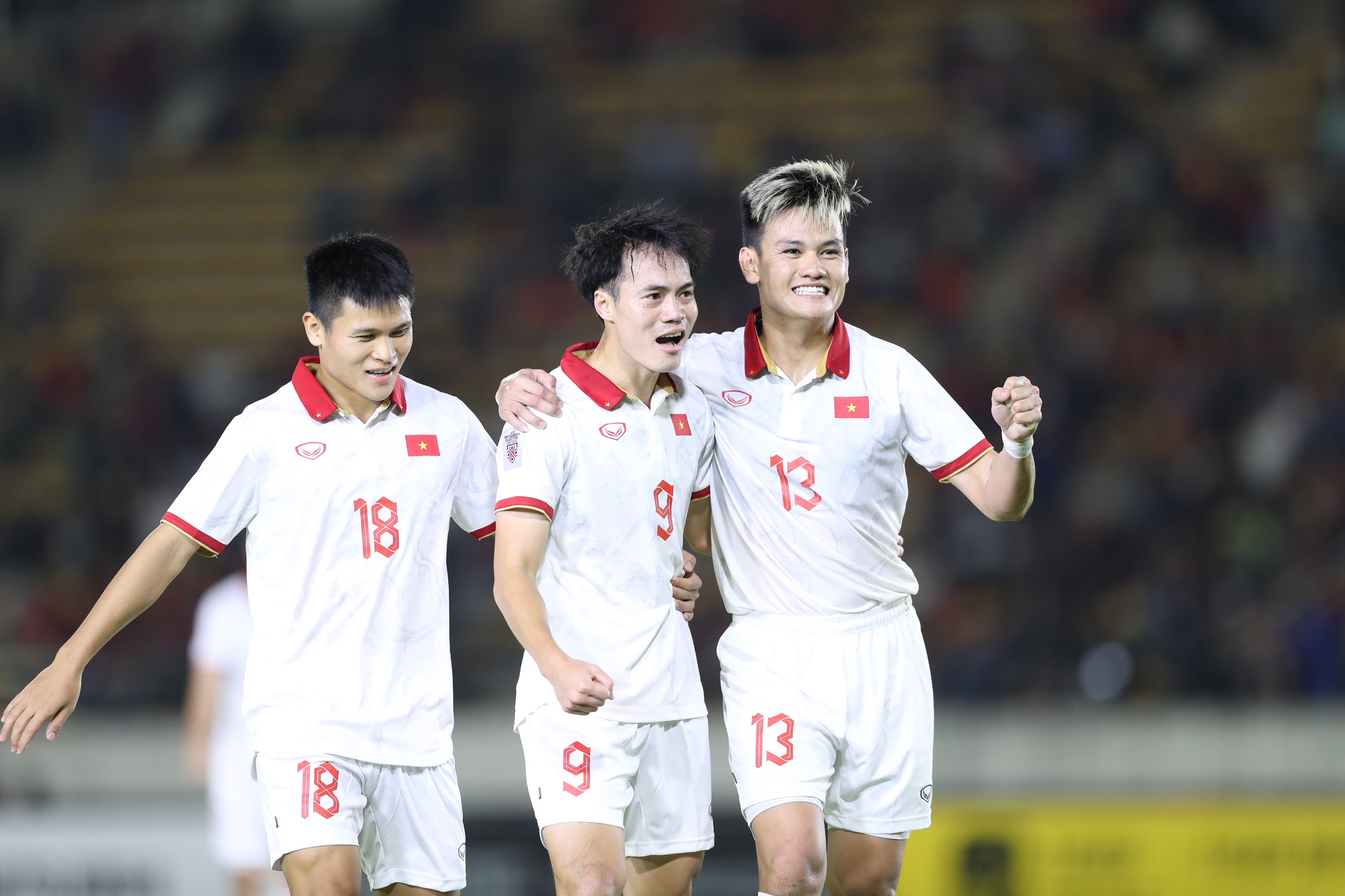 bi-loai-khoi-aff-cup-lao-gap-rut-sua-sang-san-van-dong